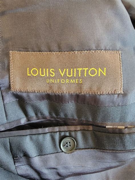 louis vuitton uniform label